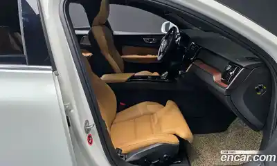 Volvo S60 2023 2.0 Автомат в Москве № 164634, миниатюра 2