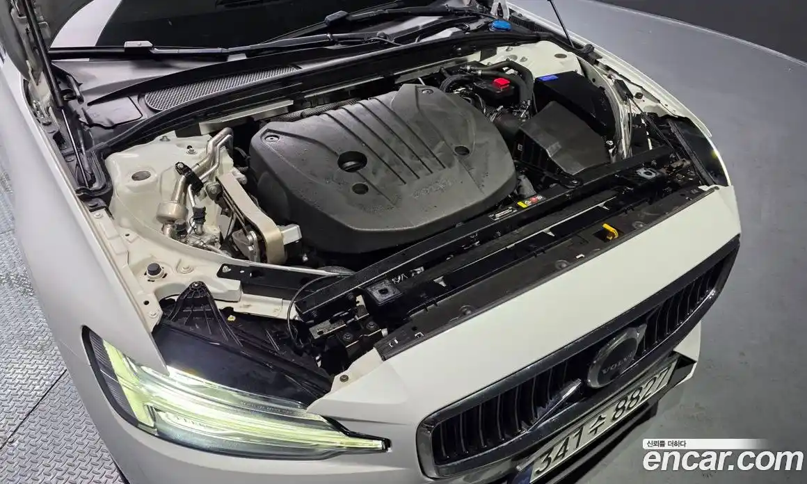 Volvo S60 2023 2.0 Автомат в Москве № 164634, фото 9