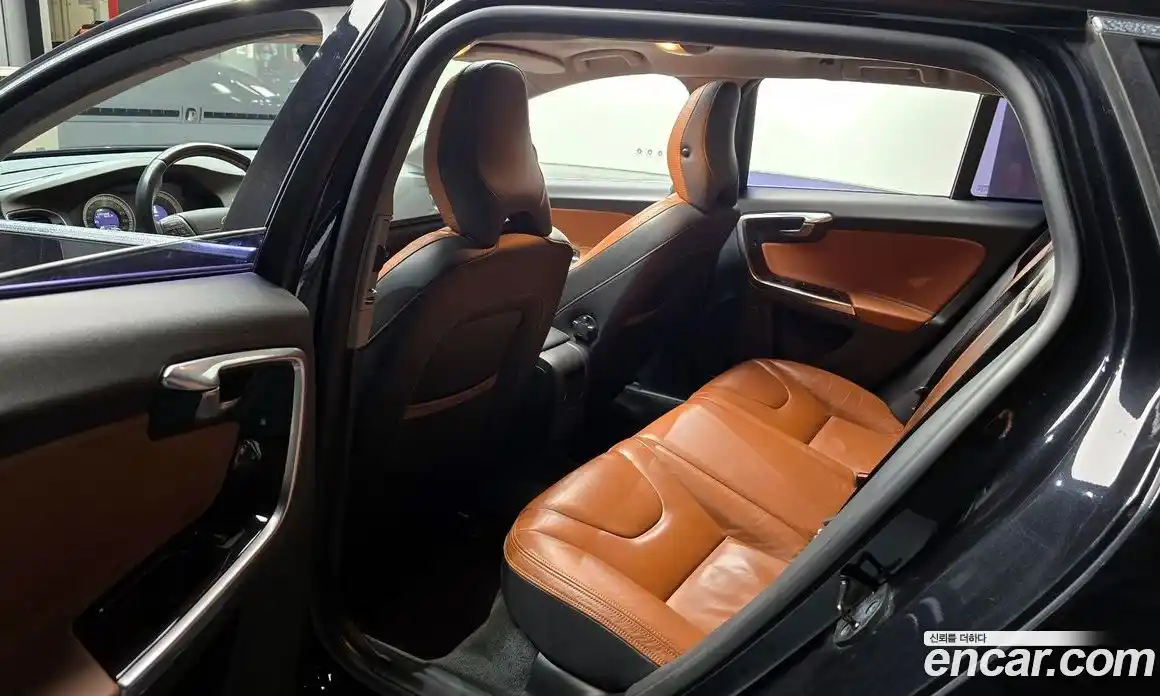 Volvo V60 2013 2.0 Автомат в Москве № 164645, фото 11