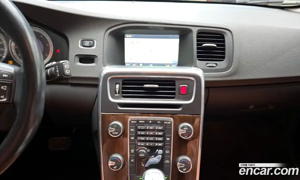 Volvo V60 2013 2.0 Автомат в Москве № 164645, фото 4