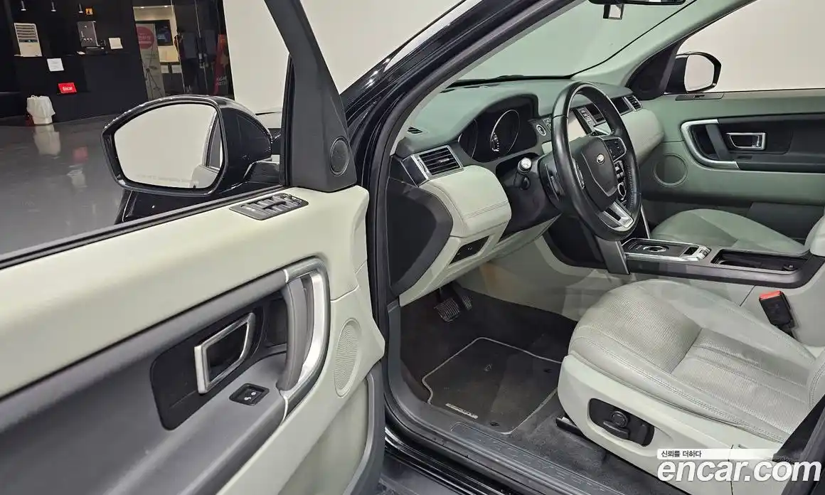 Land Rover Discovery Sport 2016 2.0 Автомат в Москве № 166523, фото 16