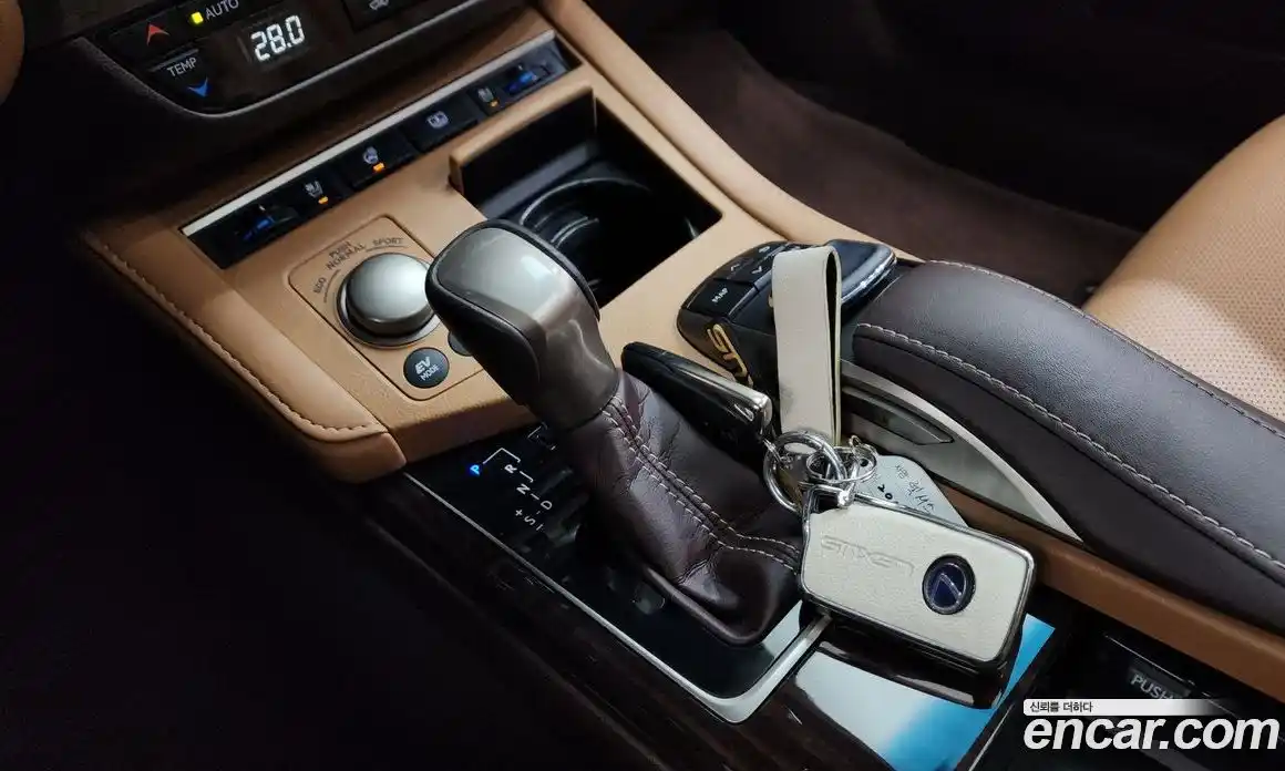 Lexus ES 2018 2.5 Автомат в Москве № 168241, фото 3