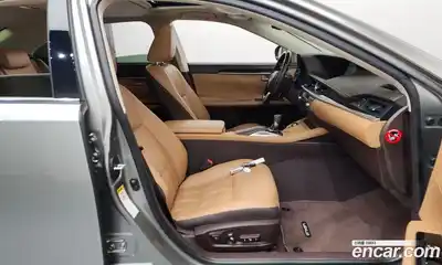 Lexus ES 2018 2.5 Автомат в Москве № 168241, миниатюра 5