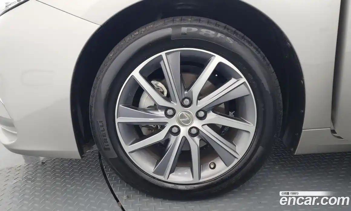 Lexus ES 2018 2.5 Автомат в Москве № 168241, фото 6