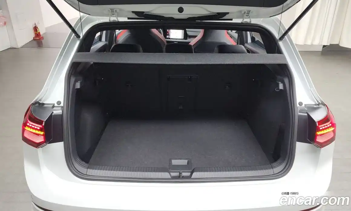 Volkswagen Golf 2024 2.0 Автомат в Москве № 168431, фото 17