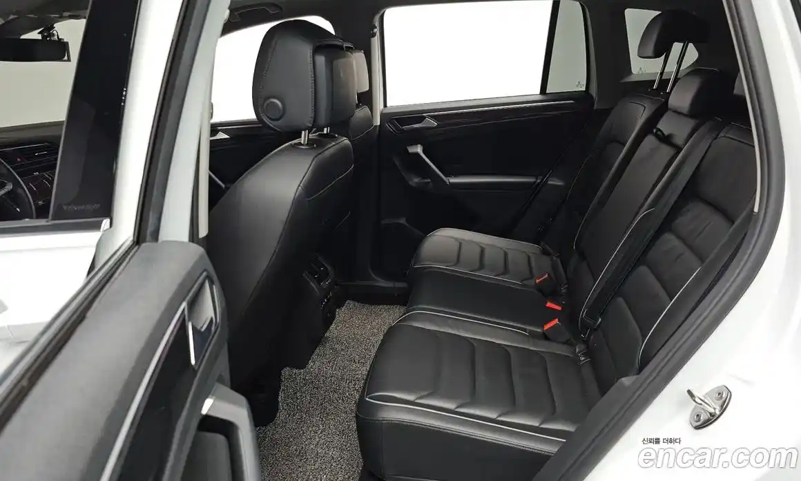 Volkswagen Tiguan 2023 2.0 Автомат в Москве № 168797, фото 13