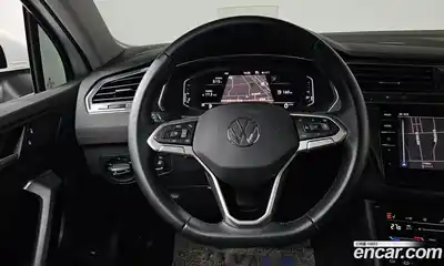 Volkswagen Tiguan 2023 2.0 Автомат в Москве № 168797, миниатюра 3