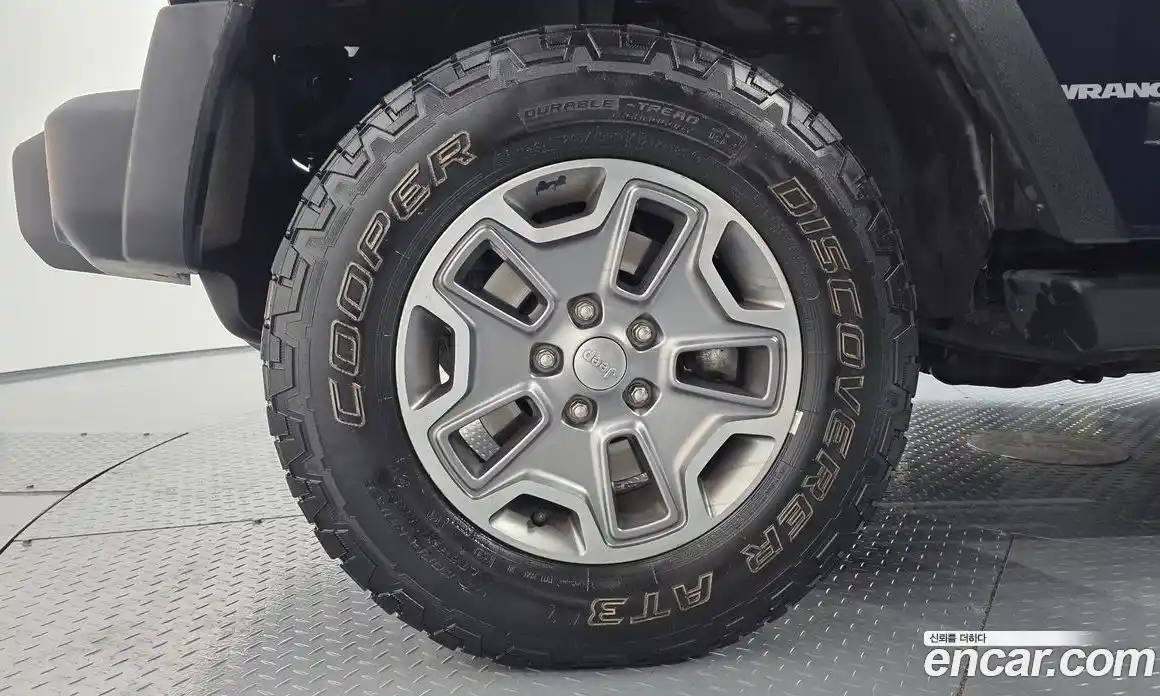 Jeep Wrangler 2013 2.8 Автомат в Москве № 169883, фото 19