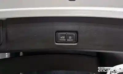 Audi Q4 e-tron 2023 0.2 Автомат в Москве № 179563, миниатюра 4