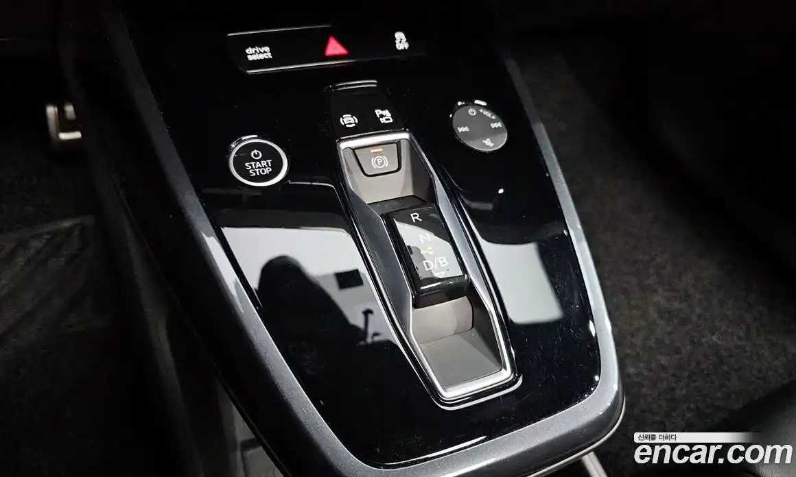 Audi Q4 e-tron 2023 0.2 Автомат в Москве № 179563, фото 6