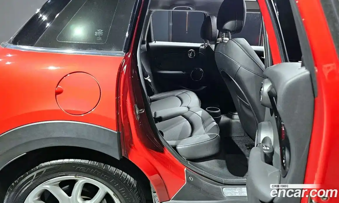 Mini Cooper 2015 1.5 Автомат в Москве № 190202, фото 15