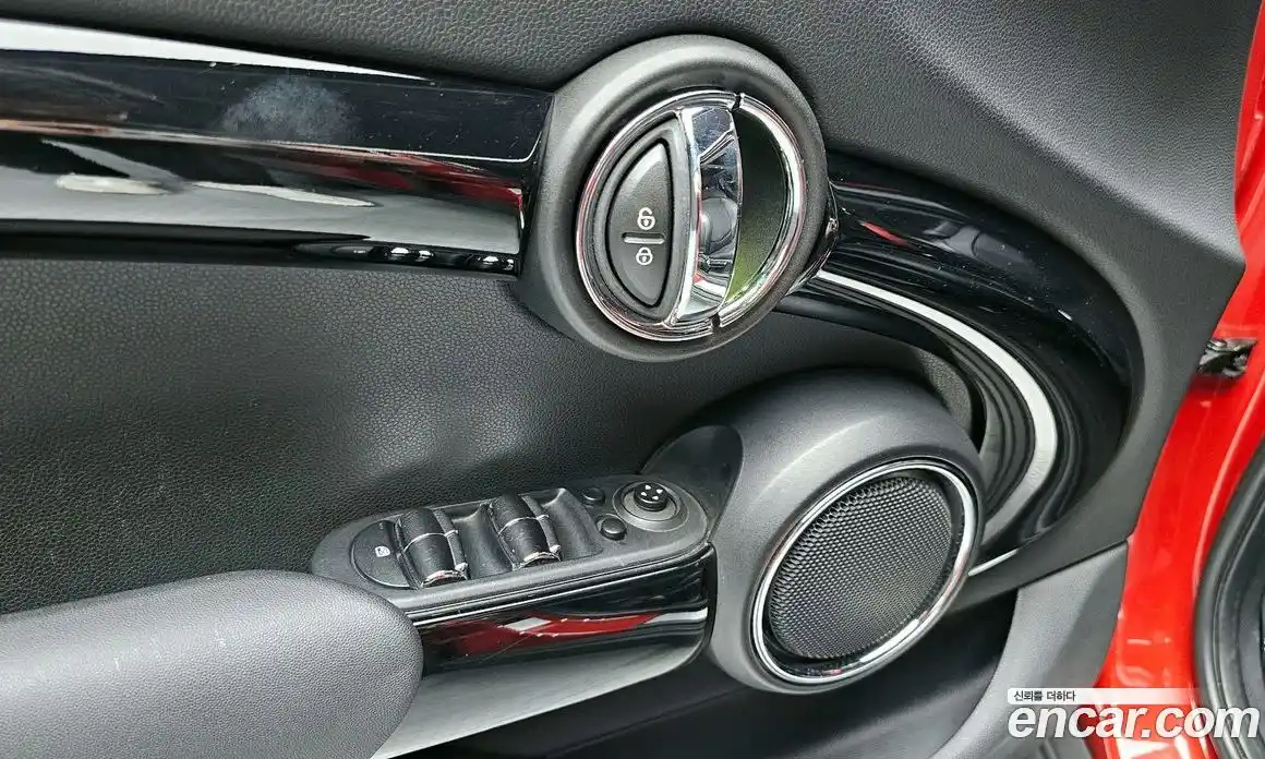 Mini Cooper 2015 1.5 Автомат в Москве № 190202, фото 4