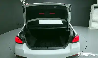 BMW 5-Series 2023 2.0 Автомат в Москве № 193032, миниатюра 2