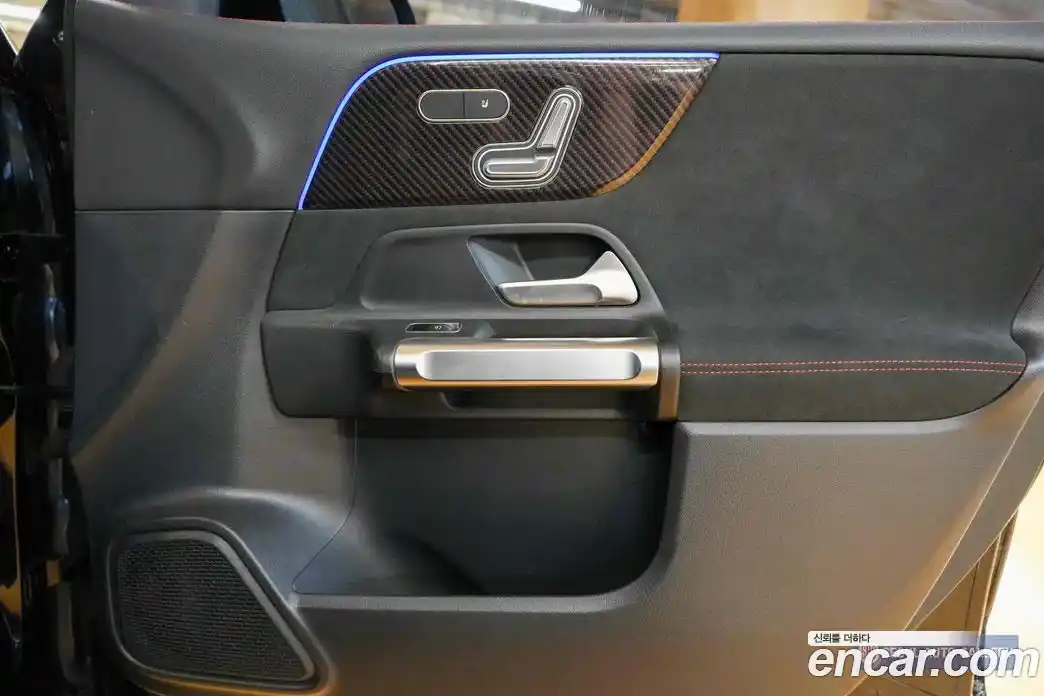 Mercedes-Benz GLB-Class 2022 2.0 Автомат в Москве № 195254, фото 9