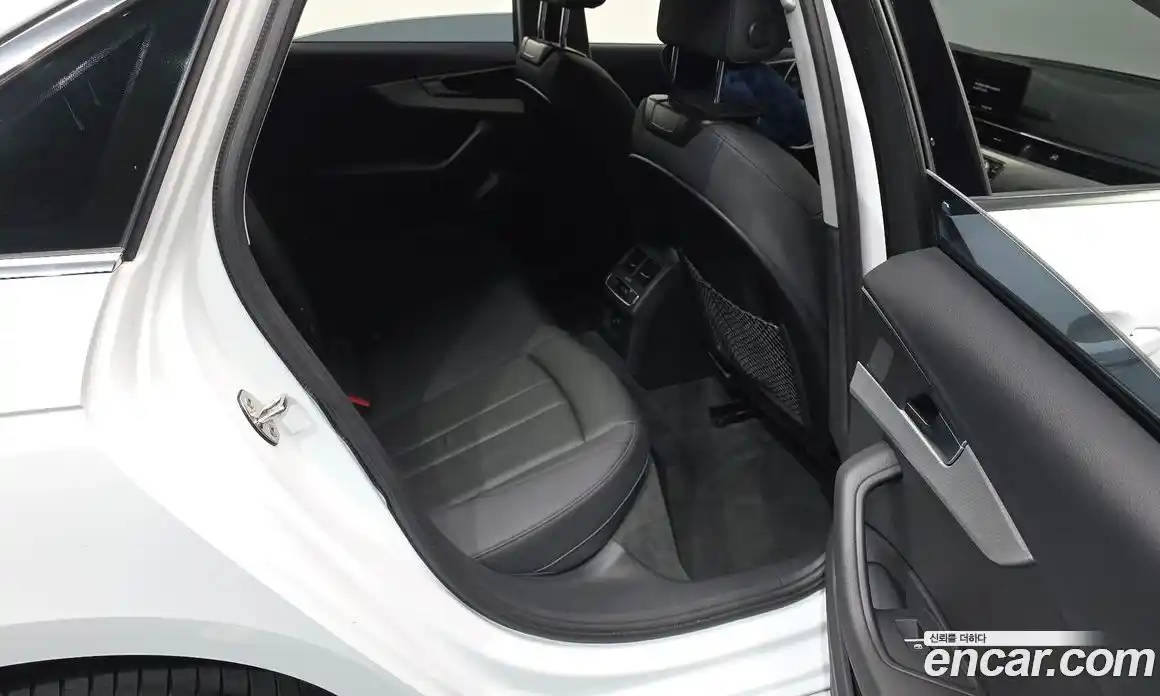 Audi A4 2021 2.0 Автомат в Москве № 196198, фото 1