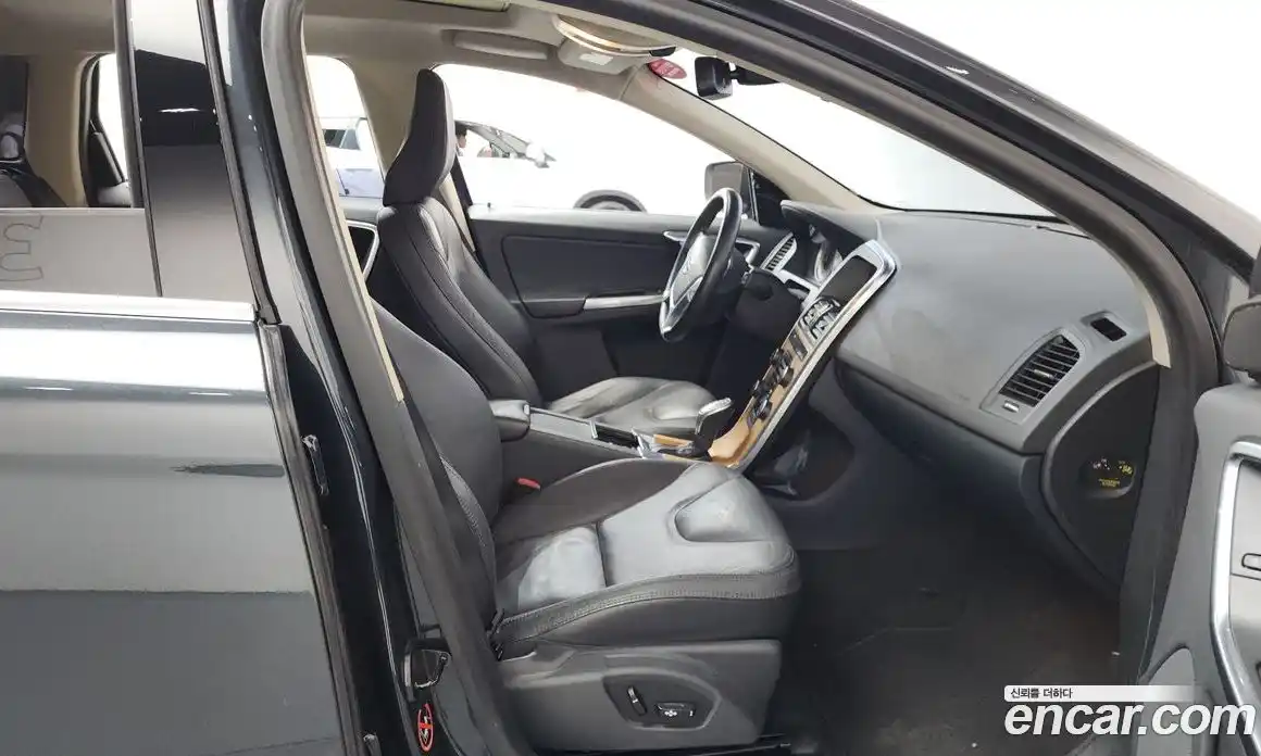 Volvo XC60 2013 2.0 Автомат в Москве № 197070, фото 18