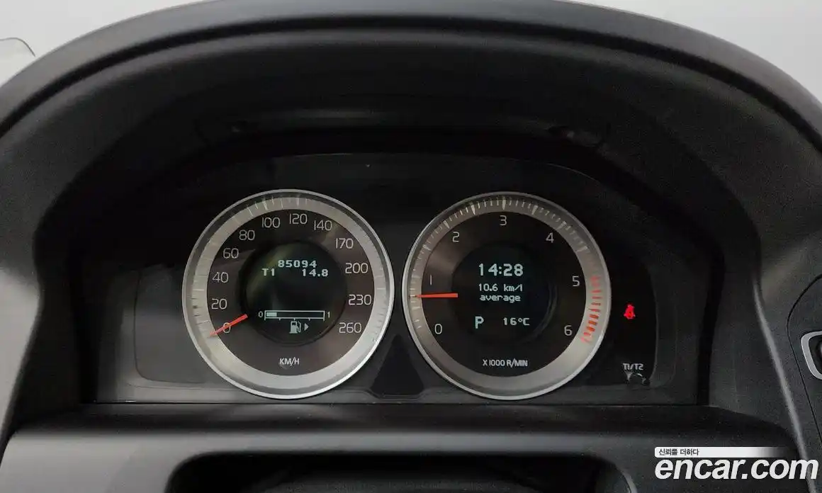 Volvo XC60 2013 2.0 Автомат в Москве № 197070, фото 4