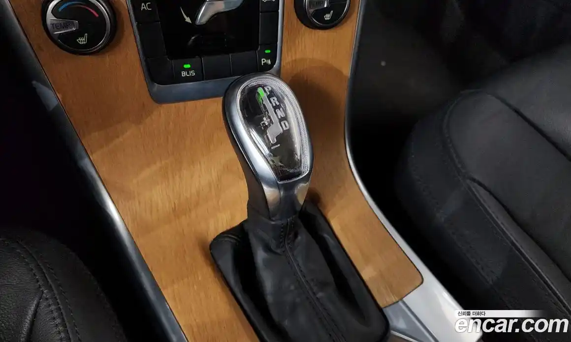 Volvo XC60 2013 2.0 Автомат в Москве № 197070, фото 5