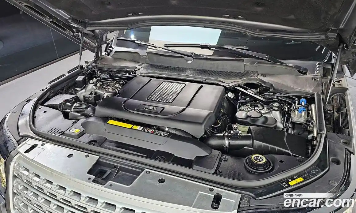 Land Rover Range-Rover 2017 4.4 Автомат в Москве № 213485, фото 16