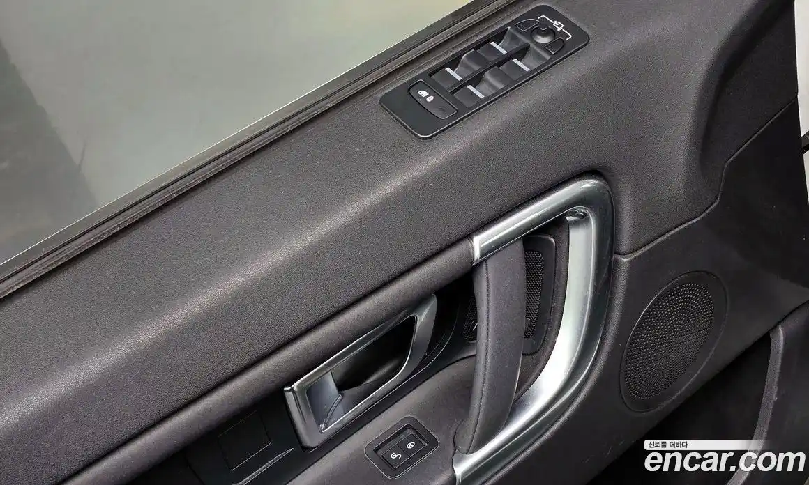 Land Rover Discovery Sport 2017 2.0 Автомат в Москве № 213561, фото 12