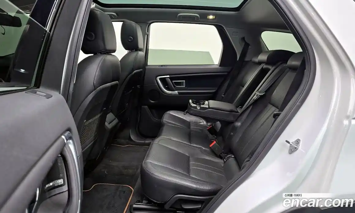 Land Rover Discovery Sport 2017 2.0 Автомат в Москве № 213561, фото 18