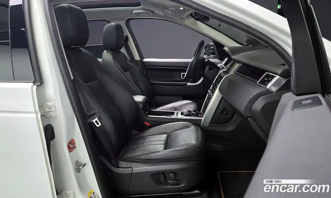 Land Rover Discovery Sport 2017 2.0 Автомат в Москве № 213561, фото 19