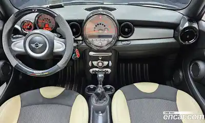 Mini Cooper Convertible 2009 1.6 Автомат в Москве № 214405, миниатюра 11