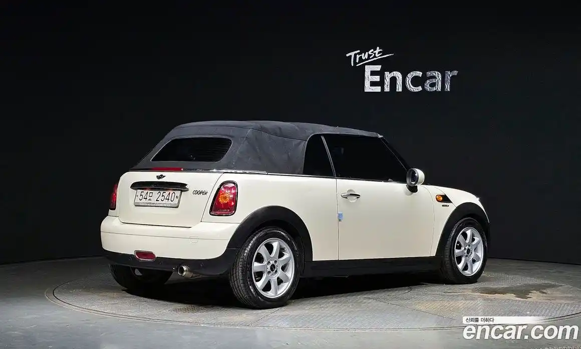 Mini Cooper Convertible 2009 1.6 Автомат в Москве № 214405, фото 17