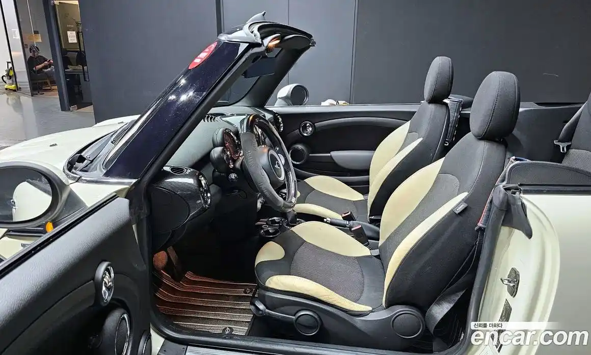 Mini Cooper Convertible 2009 1.6 Автомат в Москве № 214405, фото 7