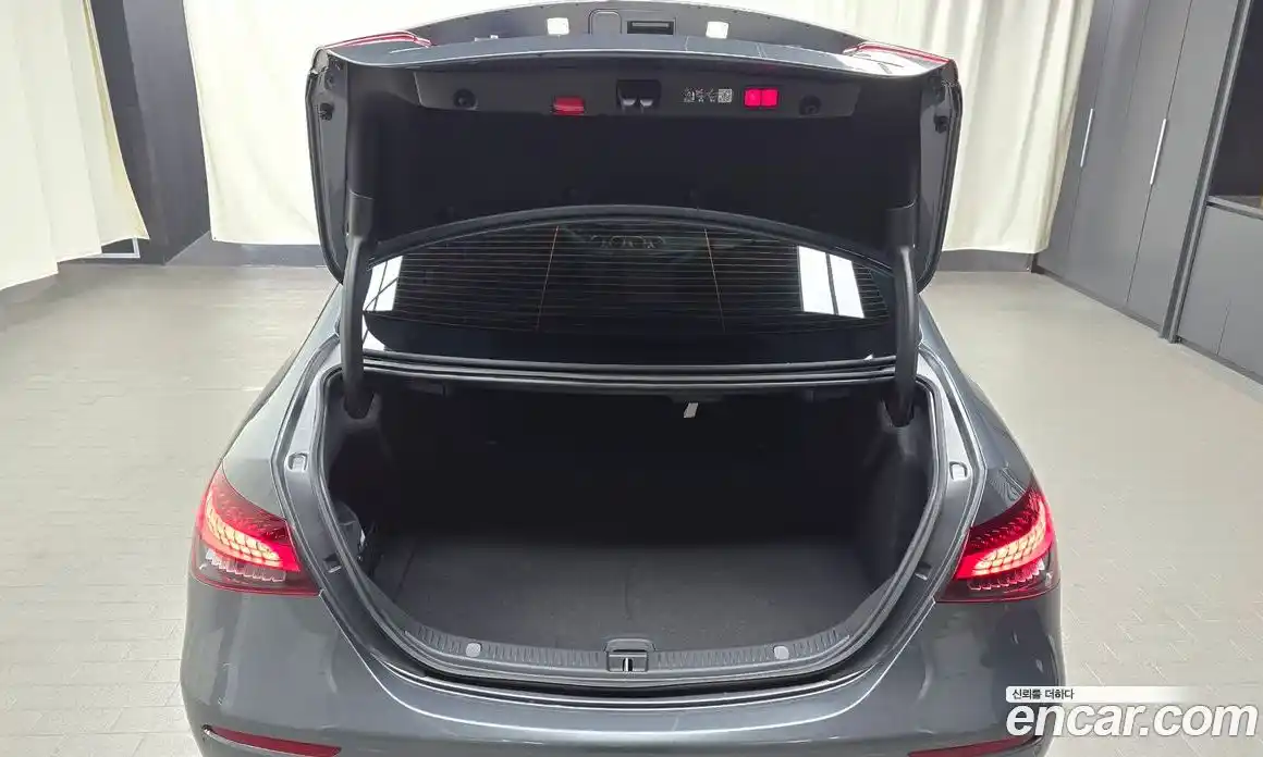 Mercedes-Benz E-Class 2023 2.0 Автомат в Москве № 218312, фото 16