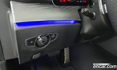 Mercedes-Benz E-Class 2023 2.0 Автомат в Москве № 218312, миниатюра 9