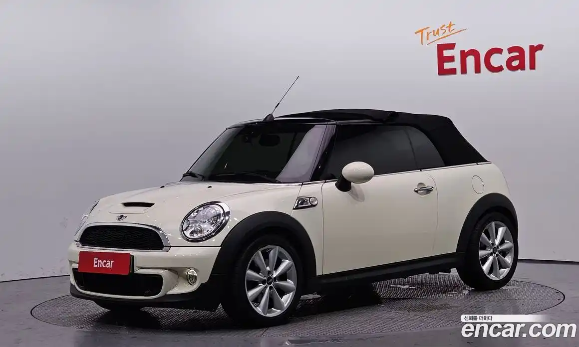 Mini Cooper Convertible 2015 1.6 Автомат в Москве № 226879, фото 14