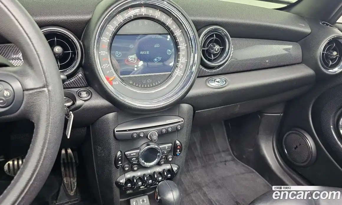 Mini Cooper Convertible 2015 1.6 Автомат в Москве № 226879, фото 15