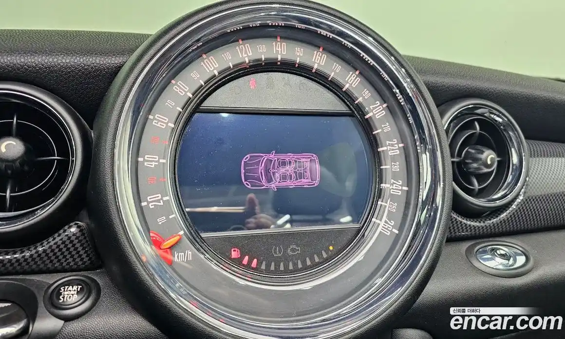 Mini Cooper Convertible 2015 1.6 Автомат в Москве № 226879, фото 20