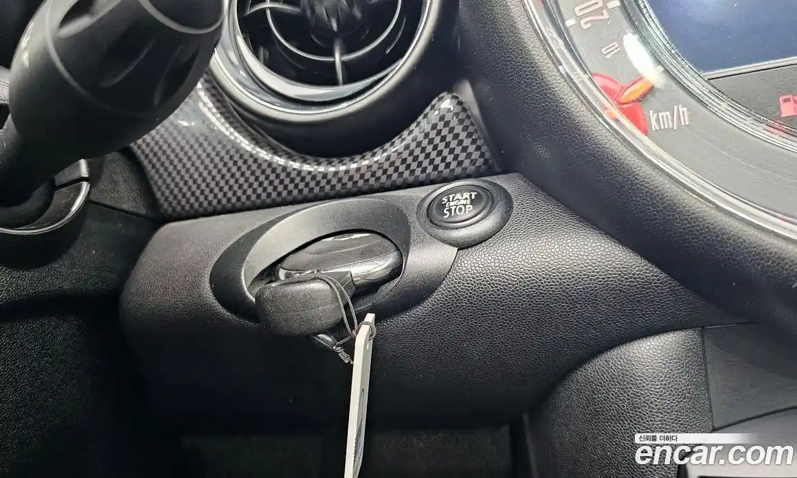 Mini Cooper Convertible 2015 1.6 Автомат в Москве № 226879, фото 5