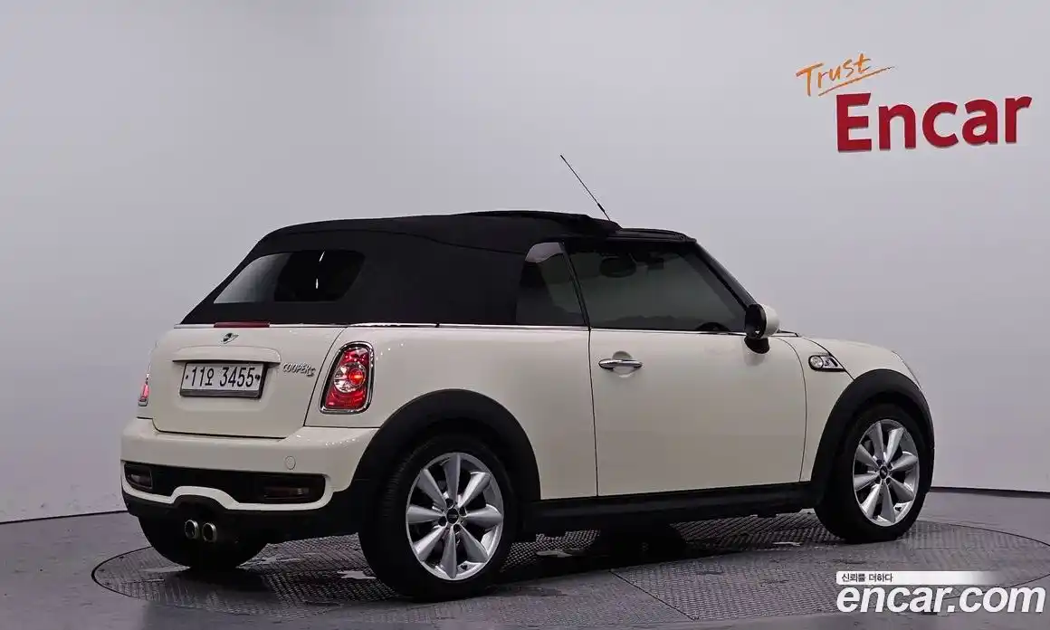 Mini Cooper Convertible 2015 1.6 Автомат в Москве № 226879, фото 6
