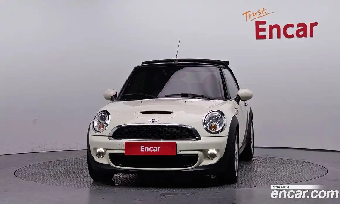 Mini Cooper Convertible 2015 1.6 Автомат в Москве № 226879, фото 9