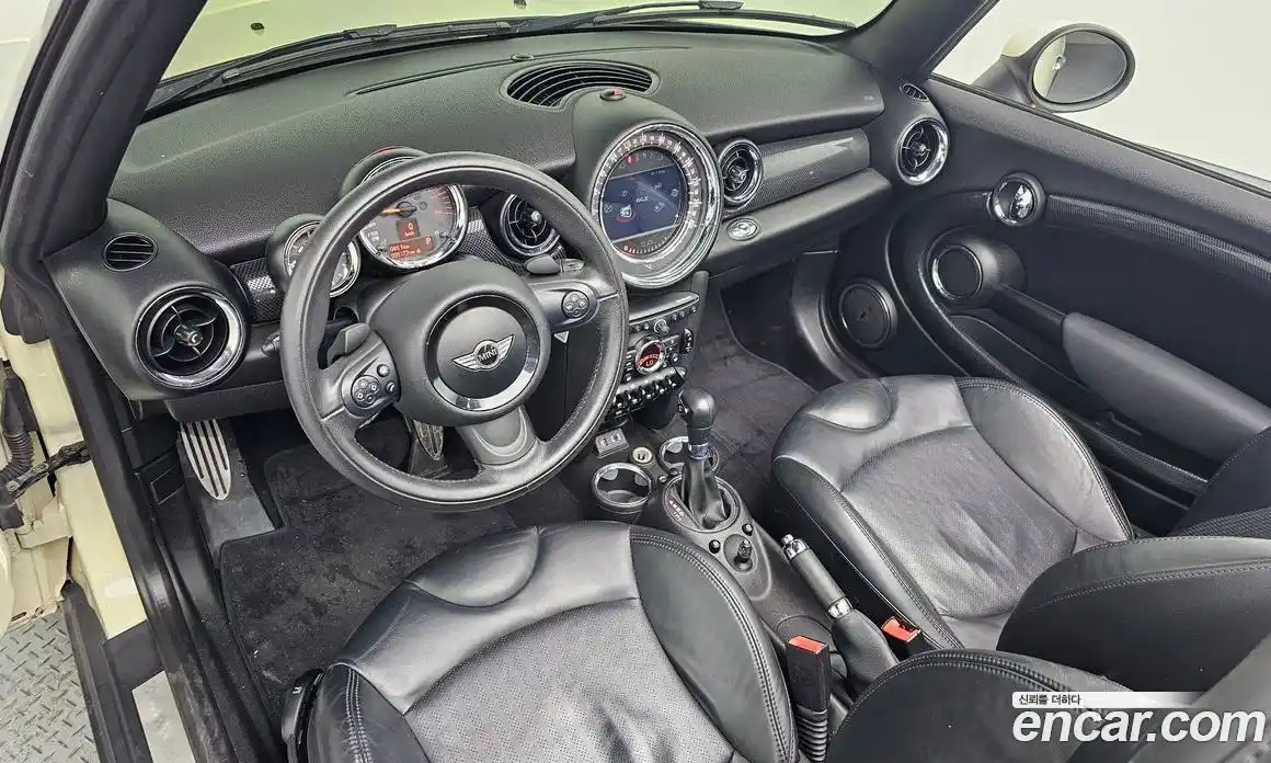 Mini Cooper Convertible 2015 1.6 Автомат в Москве № 226879, фото 10