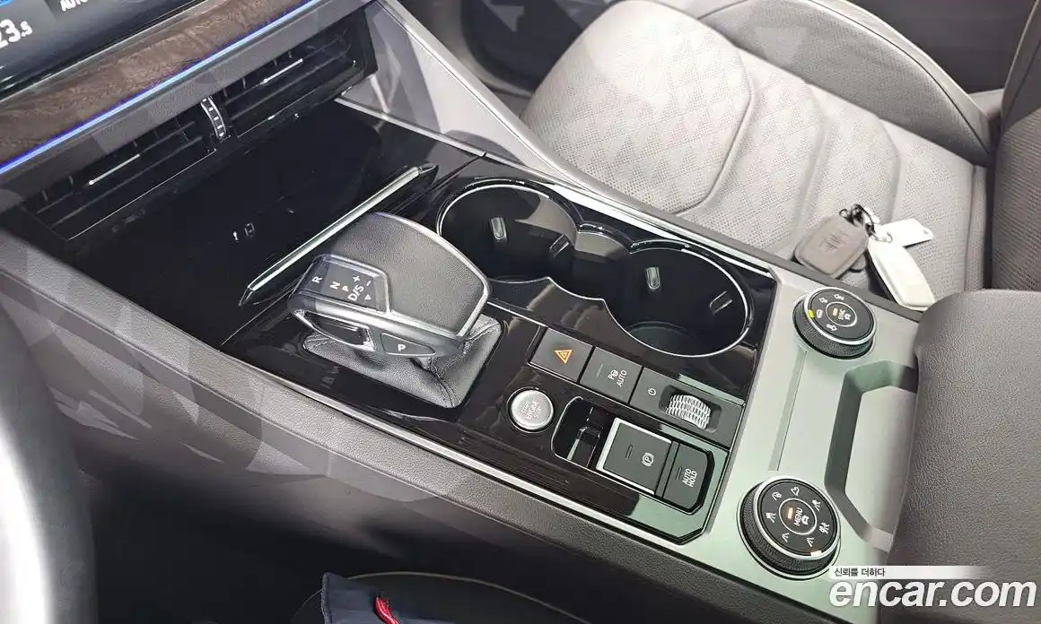 Volkswagen Touareg 2023 3.0 Автомат в Москве № 232115, фото 15