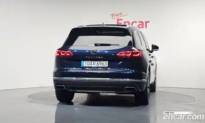 Volkswagen Touareg 2023 3.0 Автомат в Москве № 232115, миниатюра 4