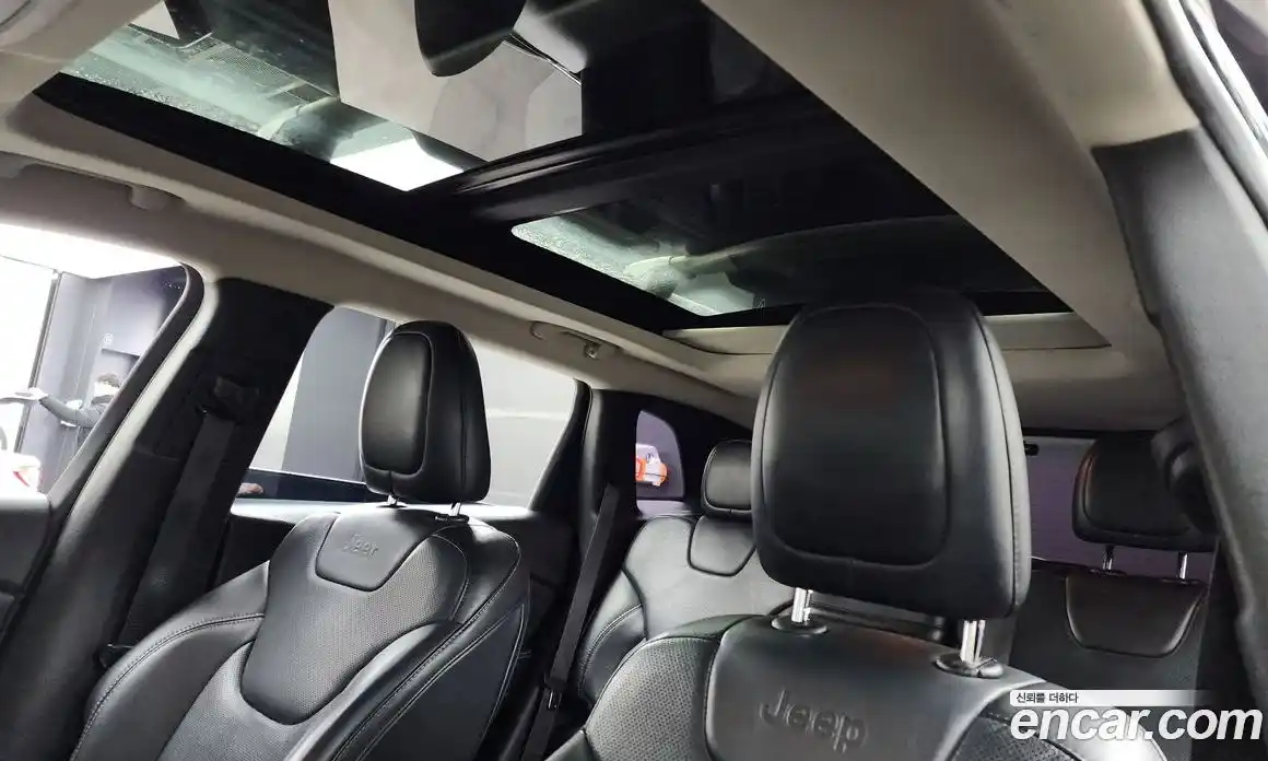 Jeep Cherokee 2015 2.0 Автомат в Москве № 232610, фото 1