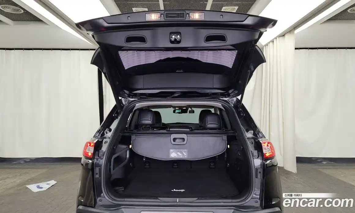 Jeep Cherokee 2015 2.0 Автомат в Москве № 232610, фото 12