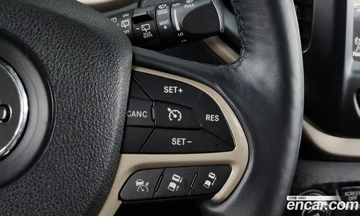 Jeep Cherokee 2015 2.0 Автомат в Москве № 232610, фото 6