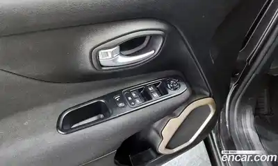 Jeep Renegade 2016 2.4 Автомат в Москве № 232612, миниатюра 11