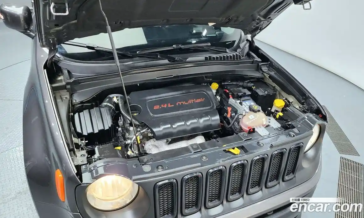 Jeep Renegade 2016 2.4 Автомат в Москве № 232612, фото 13