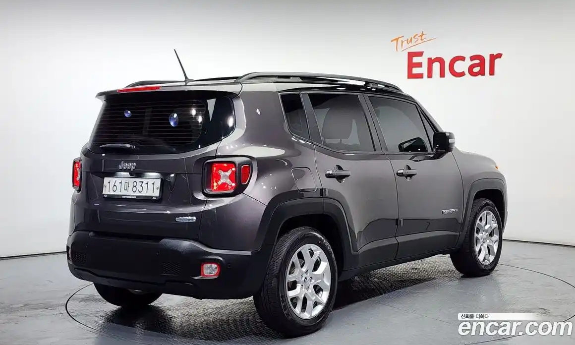 Jeep Renegade 2016 2.4 Автомат в Москве № 232612, фото 5