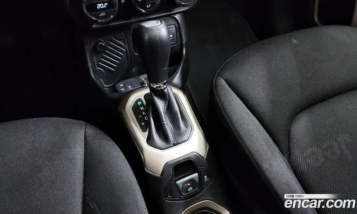 Jeep Renegade 2016 2.4 Автомат в Москве № 232612, фото 7