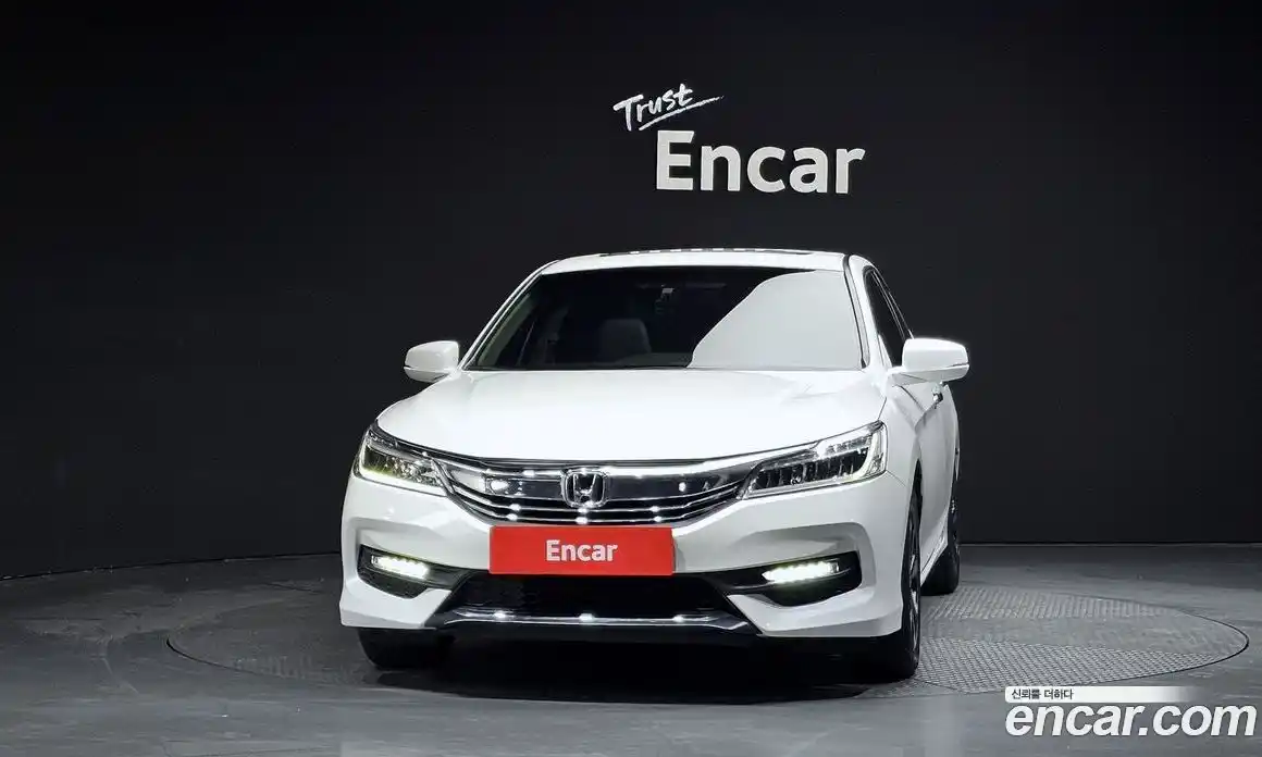 Honda Accord 2017 2.4 Автомат в Москве № 232860, фото 3