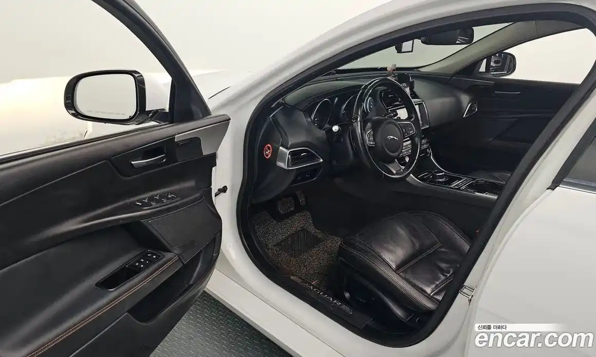 Jaguar XE 2017 2.0 Автомат в Москве № 240013, фото 20