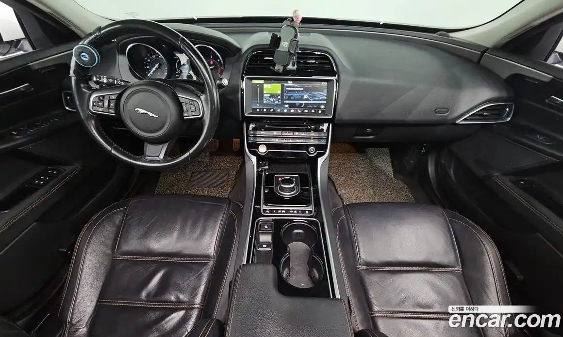 Jaguar XE 2017 2.0 Автомат в Москве № 240013, фото 7